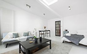 Modern Studio In Central Chelsea